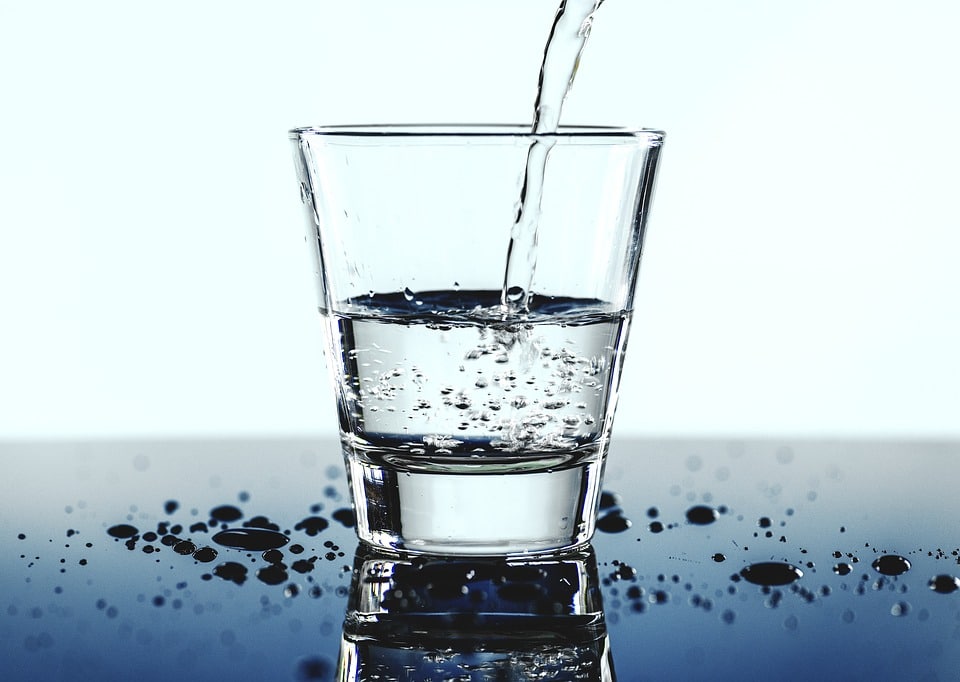 Alkalisches Wasser Erklärung Wirkung Vorteile des Hypes