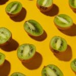 Kiwi: 10 überraschende Vorteile + Mehr Vitamin C als Orange