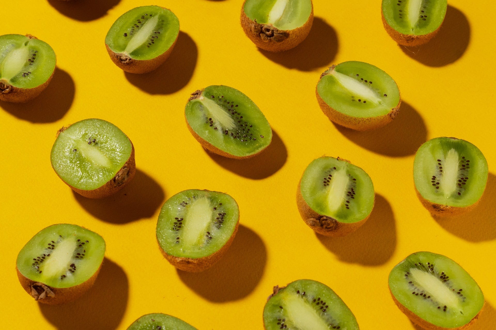 Kiwi: 10 überraschende Vorteile + Mehr Vitamin C als Orange