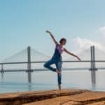 Auf einem Bein balancieren - 10 Sekunden - Vorteile für Gesundheit