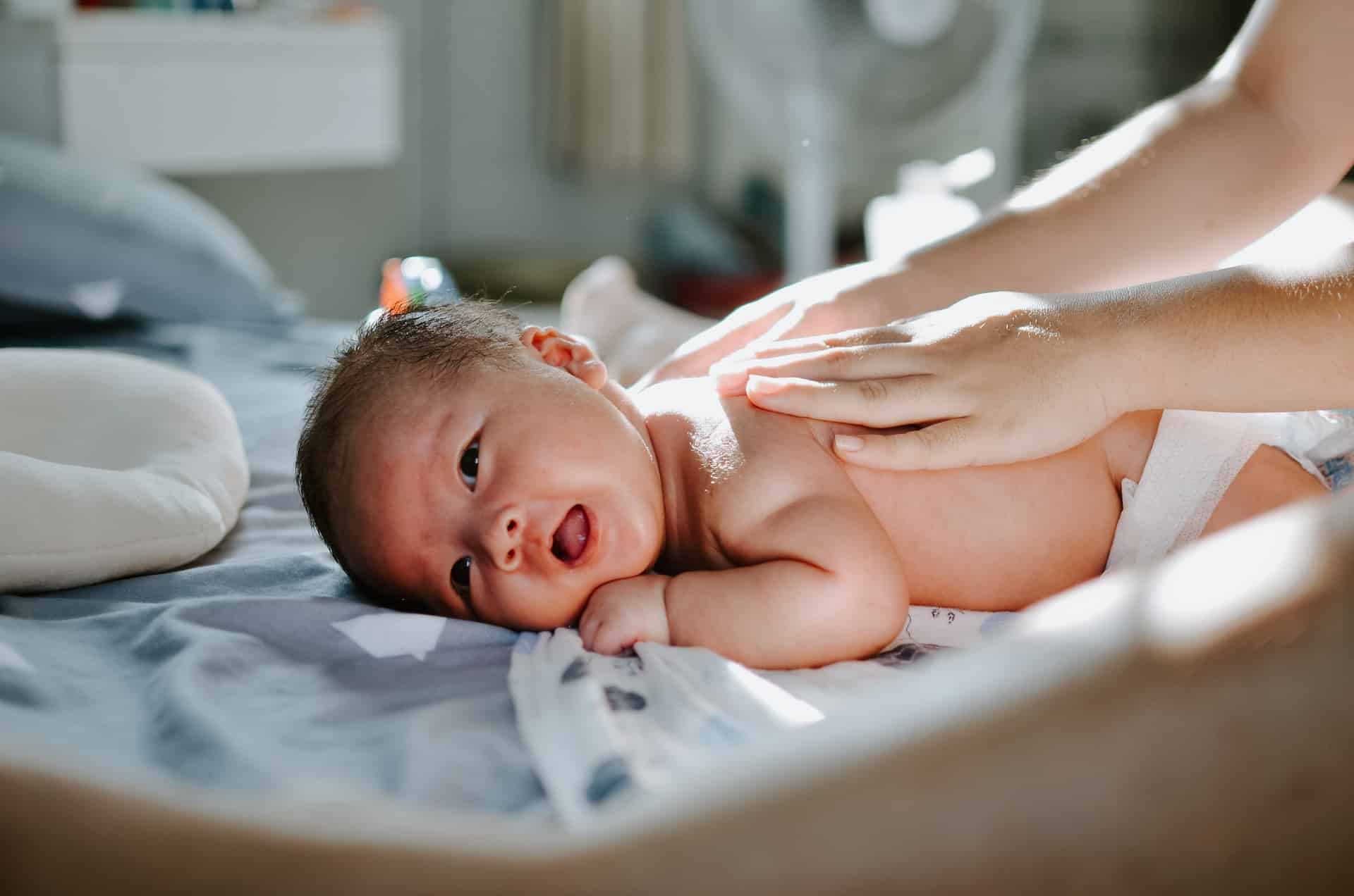 Die Craniosacral-Massage kann „unruhigen Babys“ helfen, mit Beschwerden oder anderen Anzeichen von körperlichem und geistigem Stress umzugehen
