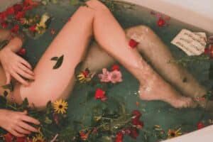 Was ist Vabbing? - Vaginalsekret als Ersatz für Parfüm