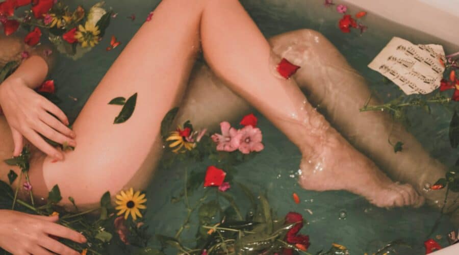Was ist Vabbing? - Vaginalsekret als Ersatz für Parfüm