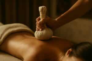 Kräuterstempelmassage