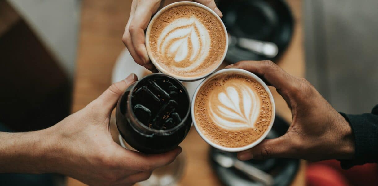 Koffein und Schlaf: Warum der Zeitpunkt entscheidend sein kann